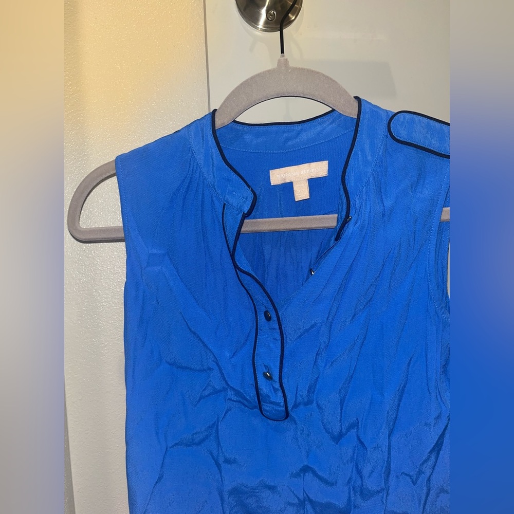 Banana Republic Sleeveless top